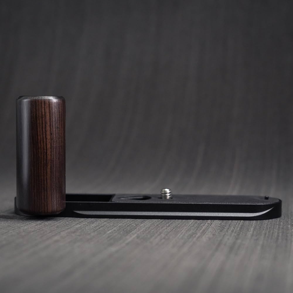 Amazon | 木製カメラグリップ ライカ M11 カメラ用 アルミニウム